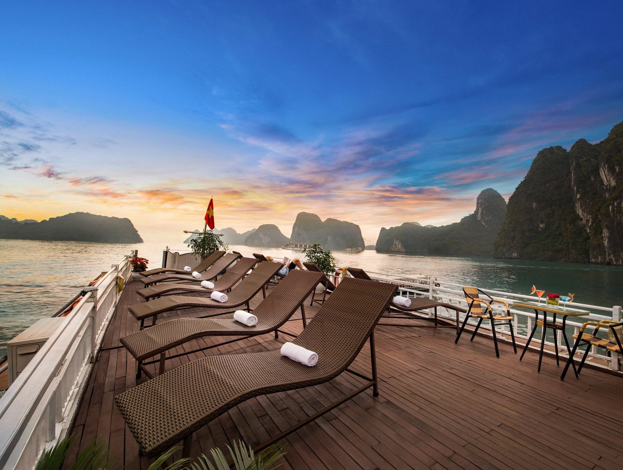 Halong Lavender Cruises Hotel Ha Long Exterior foto